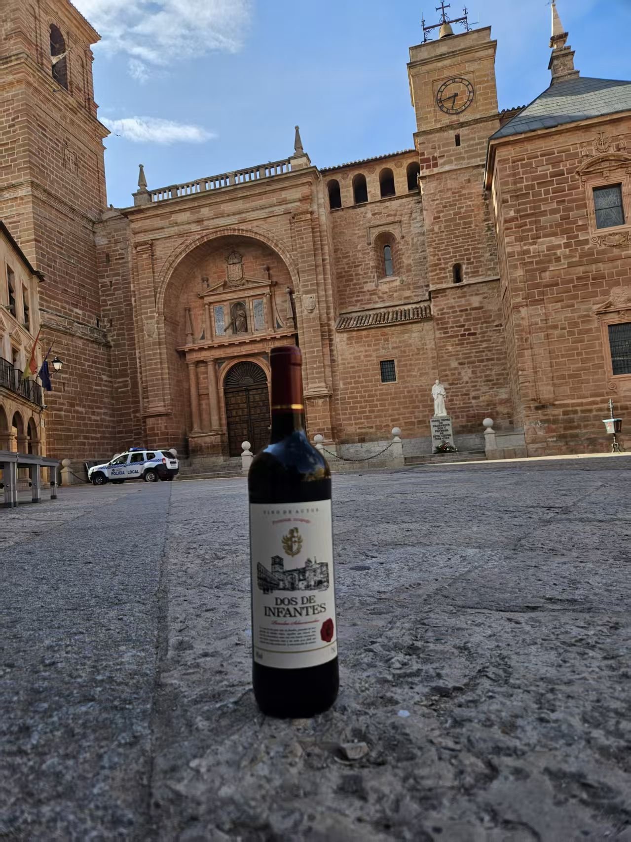 Vino Dos de Infantes y cultura local